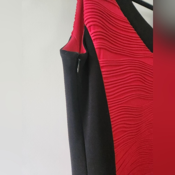 Red party dress - Picture 2 of 3